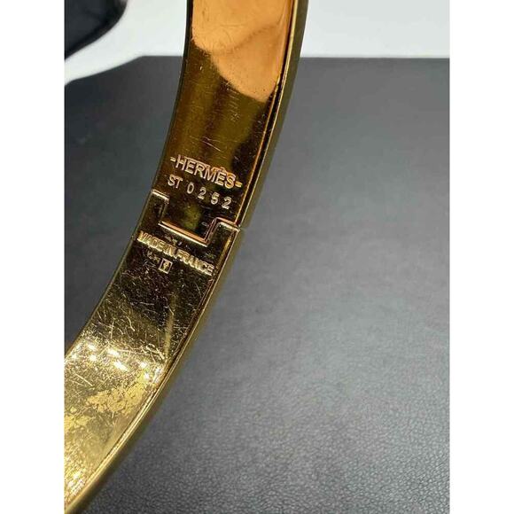 Hermes Women’s White Clic H Bracelet SPB-TS 355070 - Picture 5 of 6